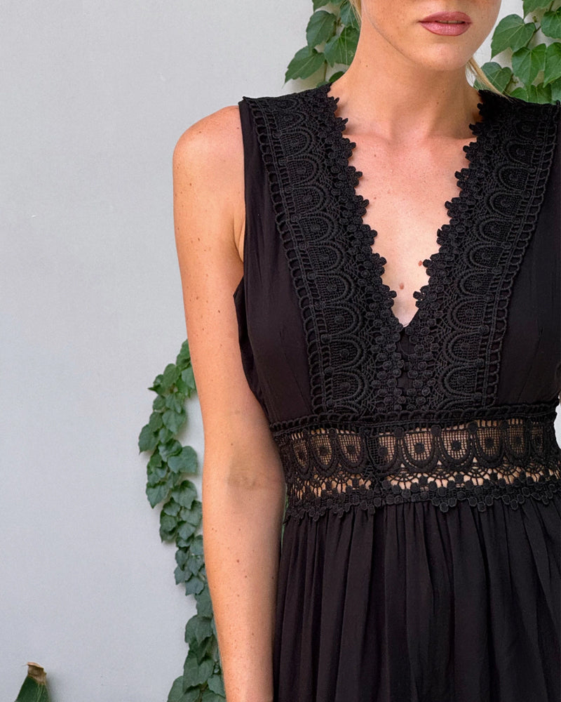 Elle™ – Timeless Lace-Detail Summer Dress for Effortless Elegance